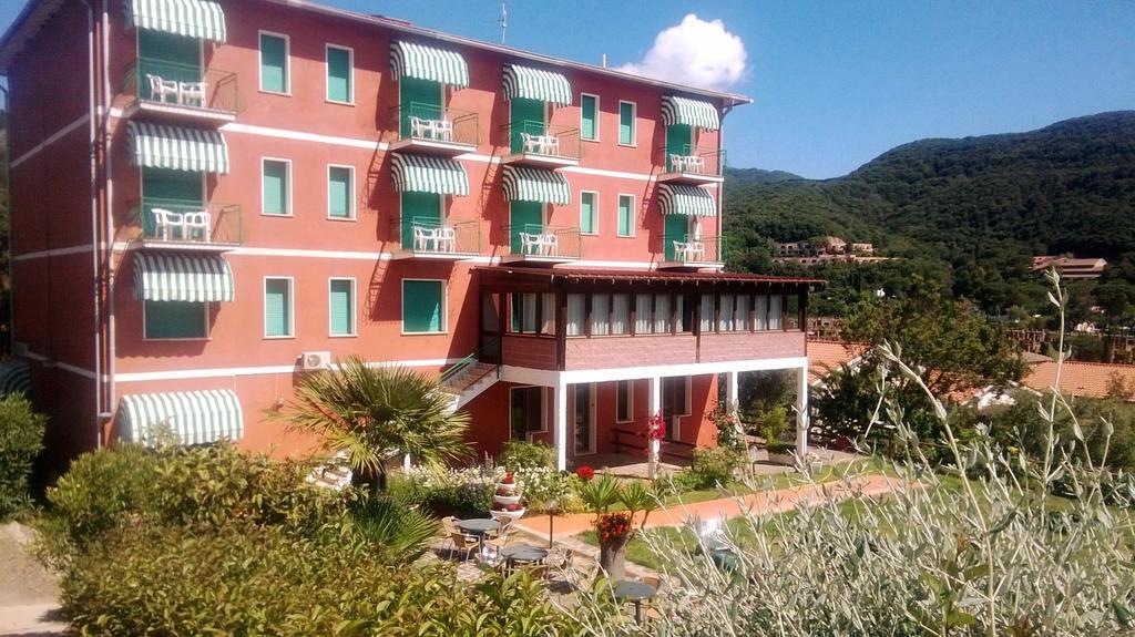 Hotel La Feluca Портоферрайо Екстер'єр фото
